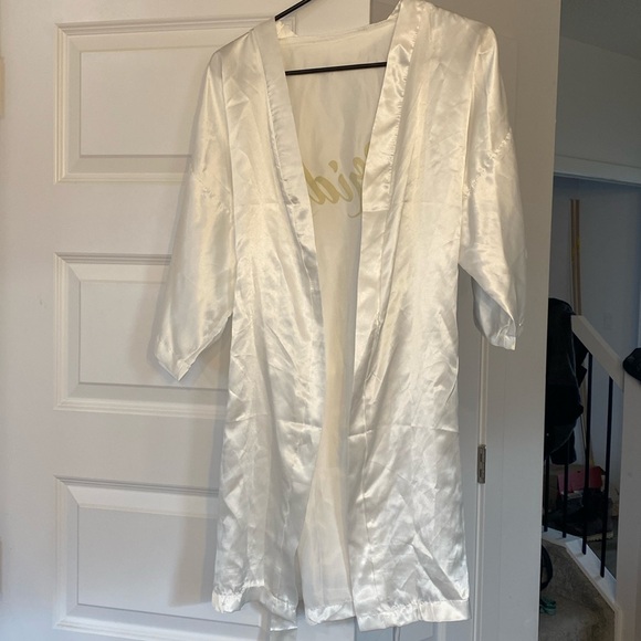 Bridal robe - Picture 3 of 4